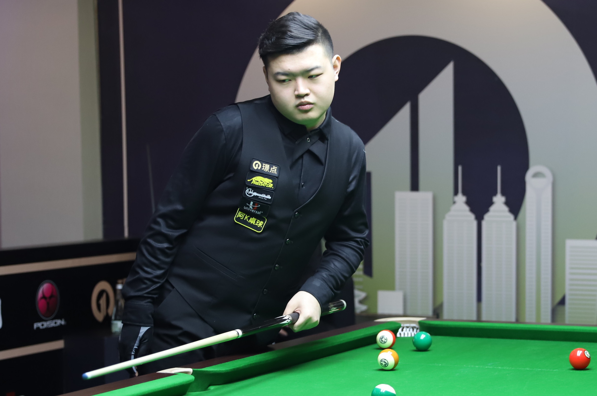 他的攀爬速 他的攀爬速