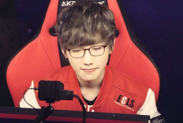 格吕克以其 格吕克以其